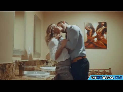 ❤️ Wenn eine vollbusige Blondine dich in einer öffentlichen Toilette verführt ️❌ Quality porn bei de.milf-nut-net.ru ❌